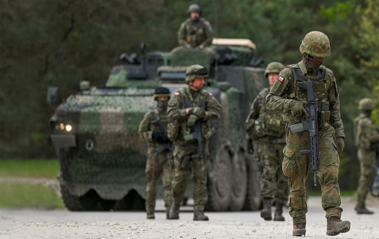 У Польщі викличуть сотні тисяч людей до військових комісій: кого торкнеться
