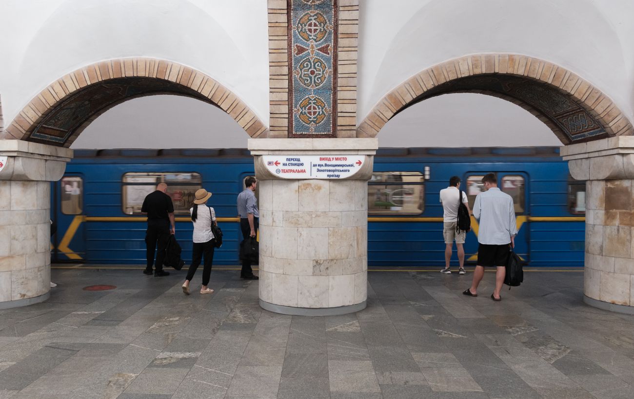 В метро Києва жінку побили за проросійські гасла: поліція розпочала перевірку