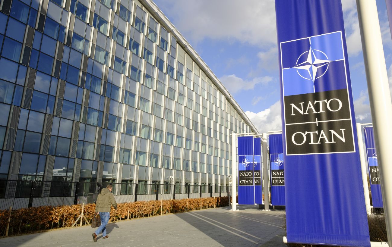 НАТО застосувала статтю 4 після вторгнення дронів РФ в Польщу: що вона передбачає