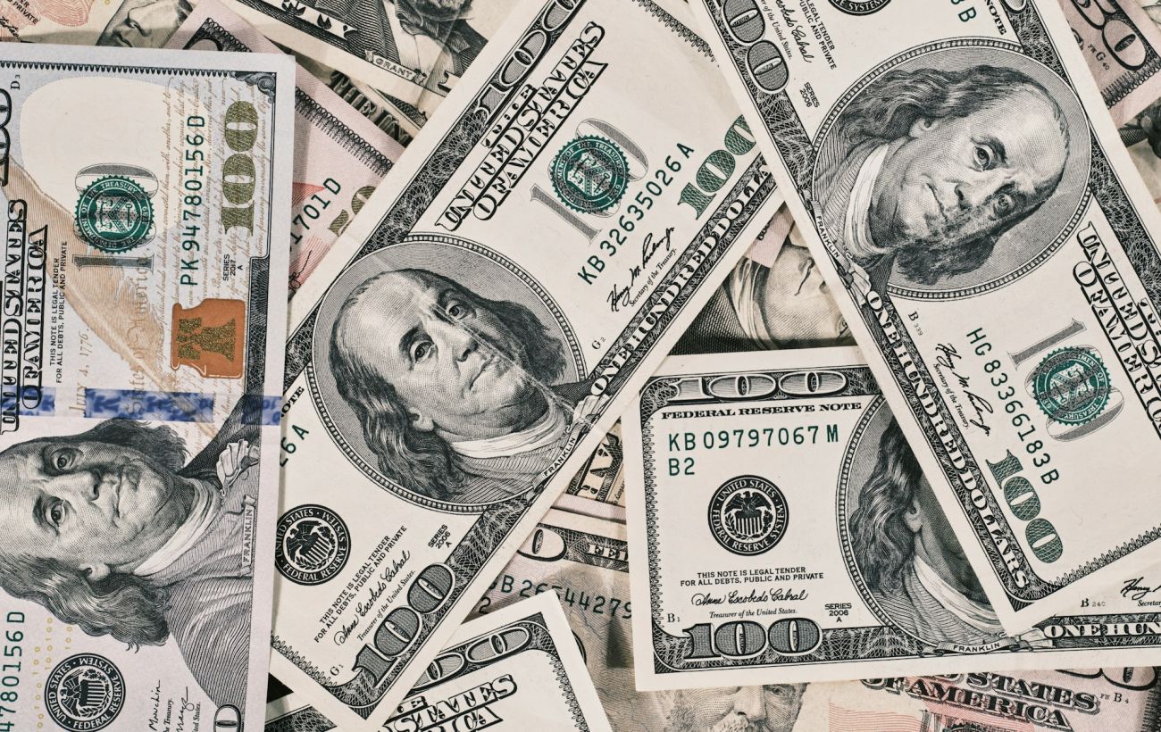 НБУ підвищив курс долара