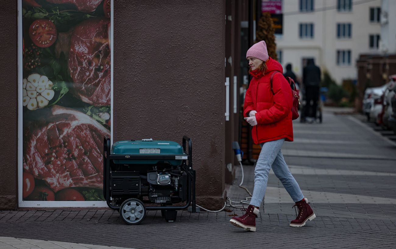 Відключати світло почнуть зранку: з'явилися графіки на 28 листопада для Києва