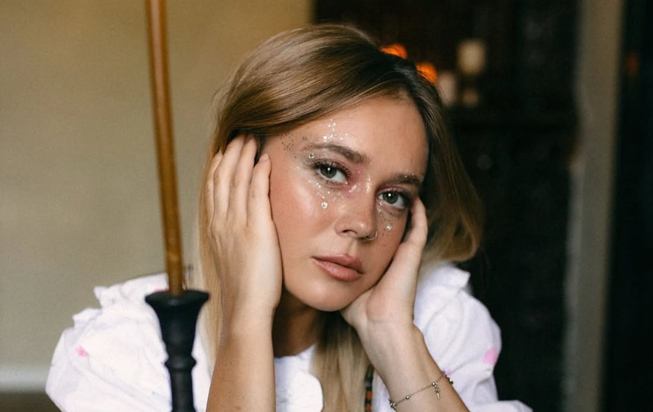 Співачка Лавіка, яка вперше стане мамою в 40 років, розсекретила стать дитини