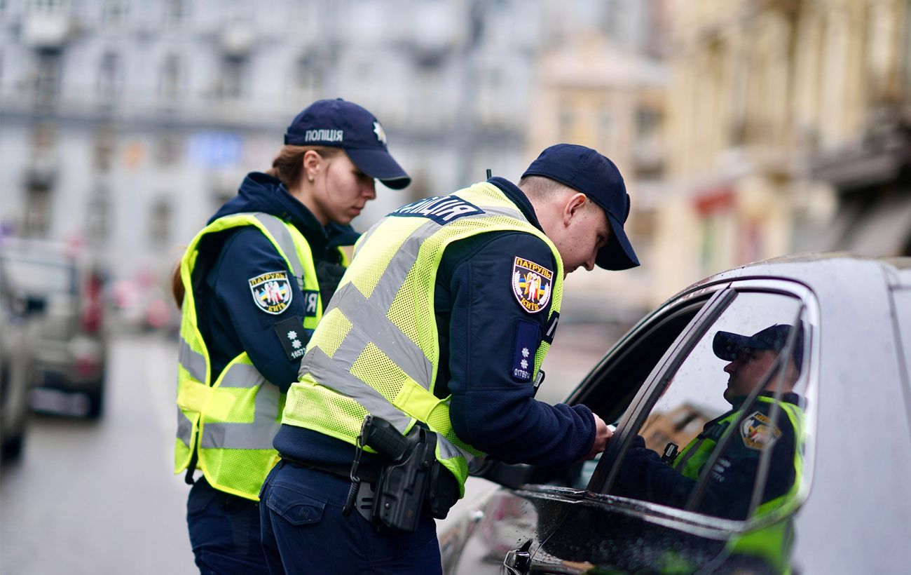 На лівому березі Києва після обстрілу РФ перекрили одну з ключових магістралей