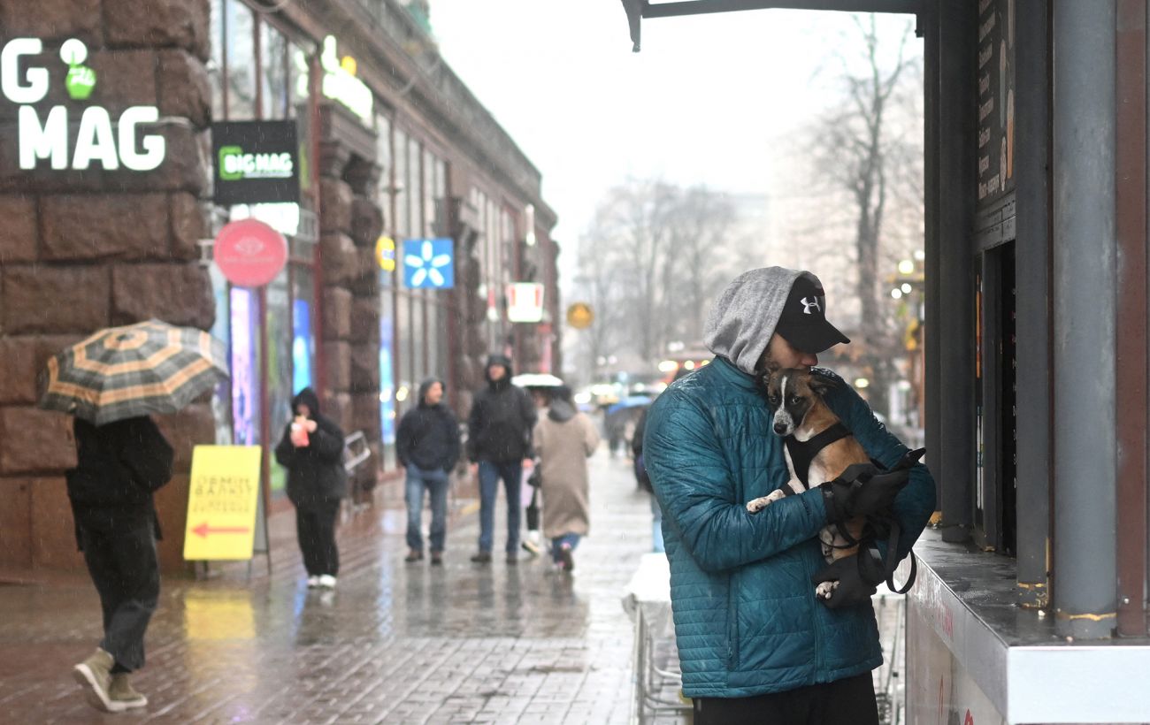 Хмарно, місцями дощмі туман: якою буде погода в Україні 8 грудня