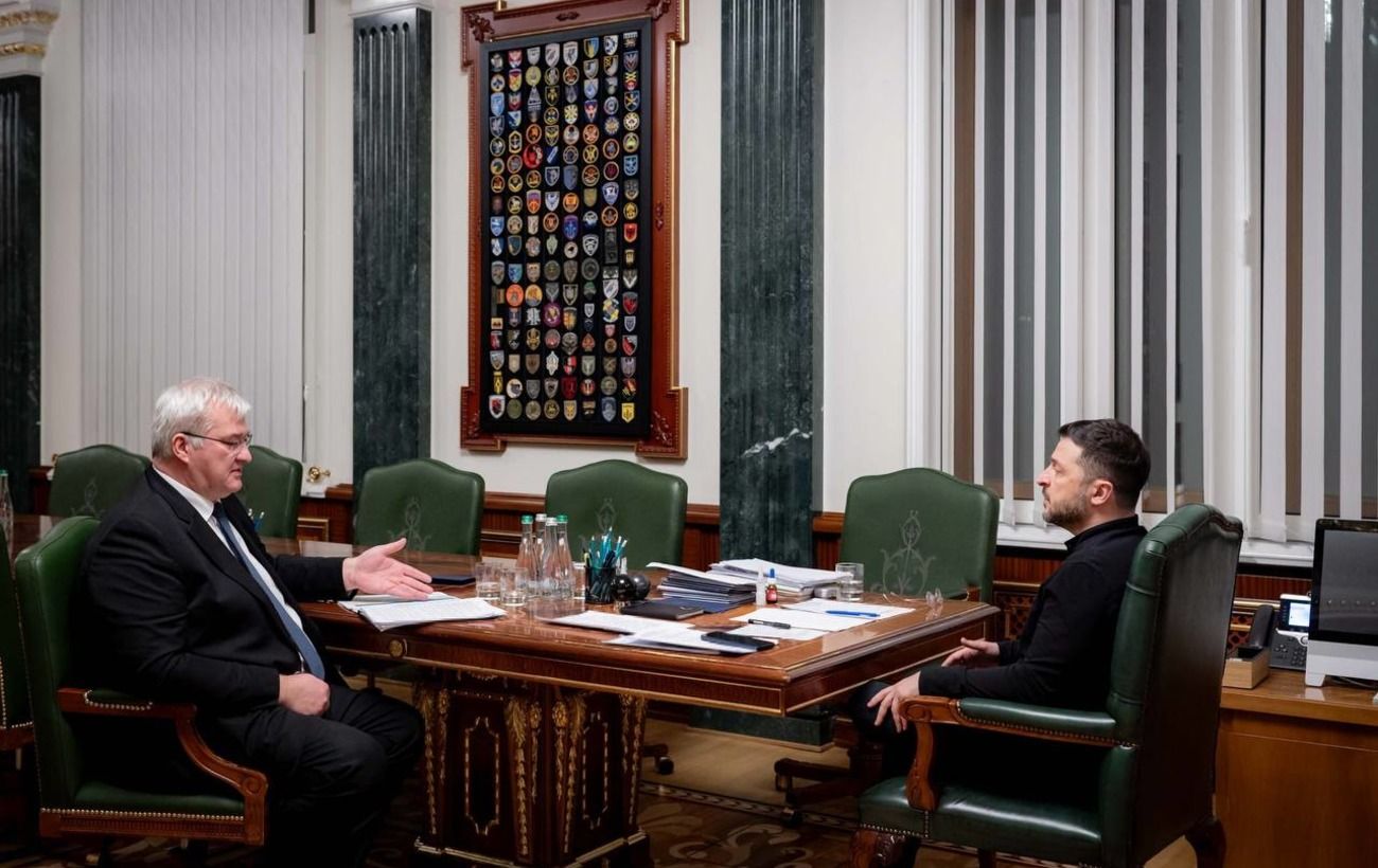 Зеленський обговорив із Сибігою ротації серед українських дипломатів