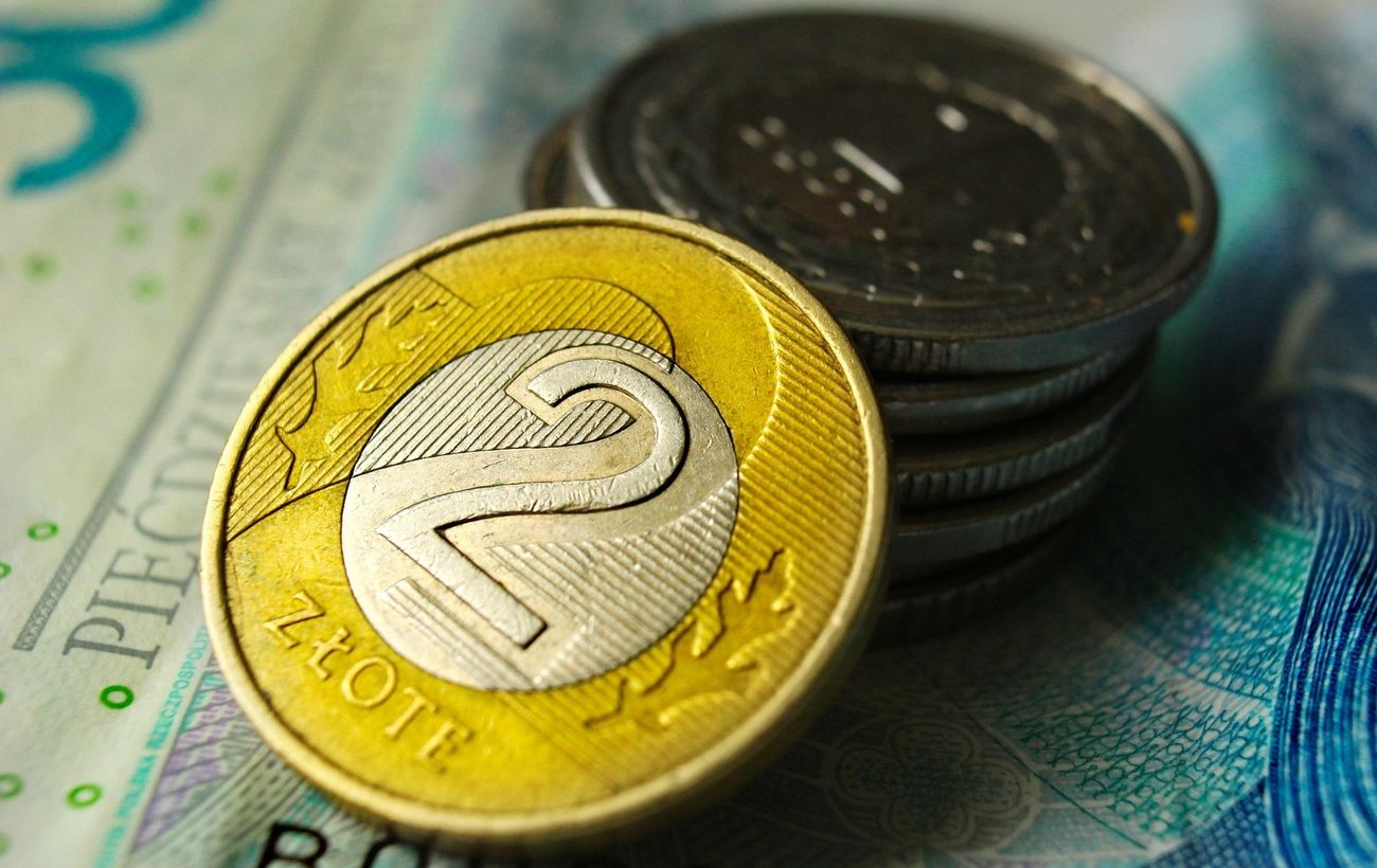 Рекорд не втримався. НБУ почав знижувати курс злотого