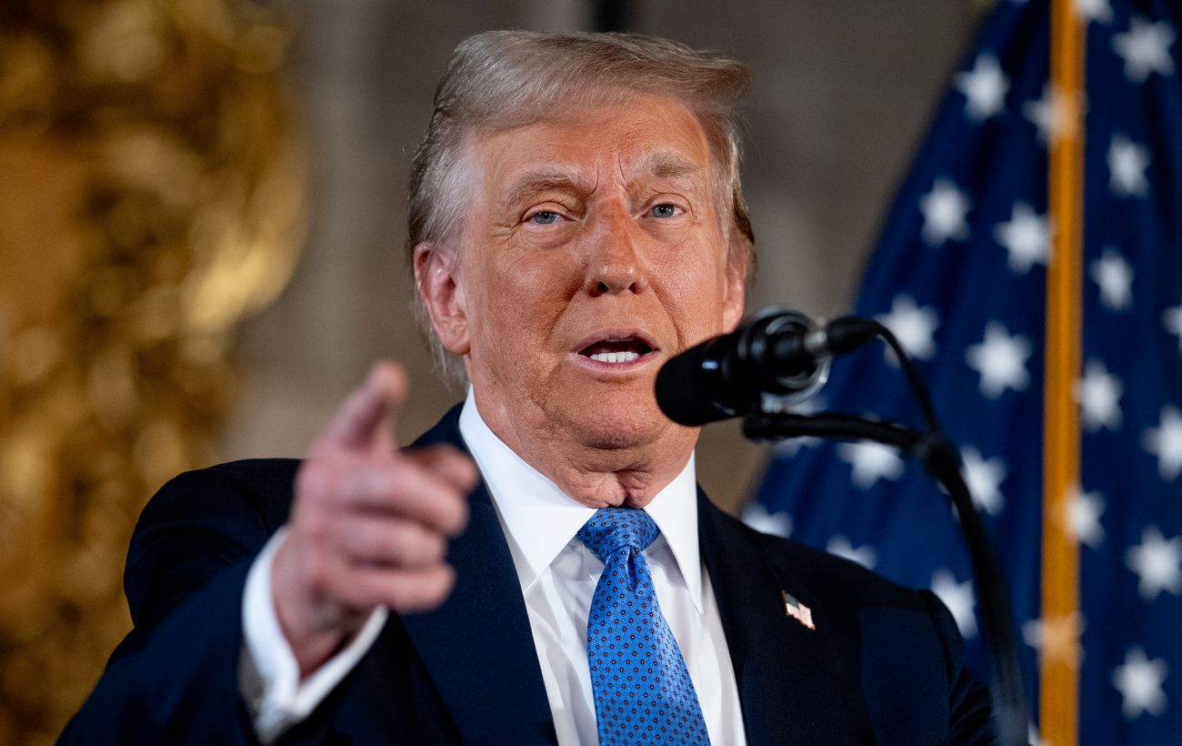 Білий дім захистив Трампа після відео з непристойним жестом