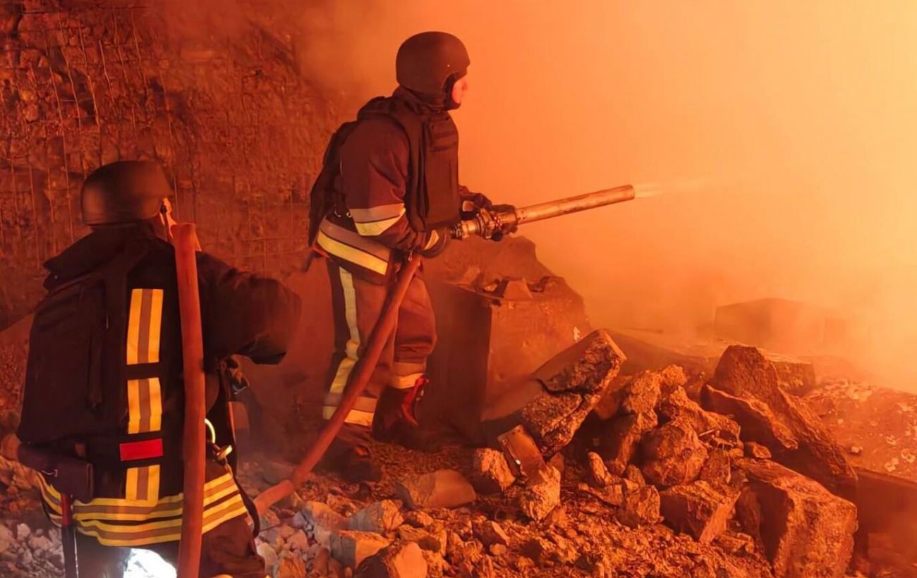 РФ атакувала південь Одещини дронами: сталася пожежа на енергооб’єкті (фото)