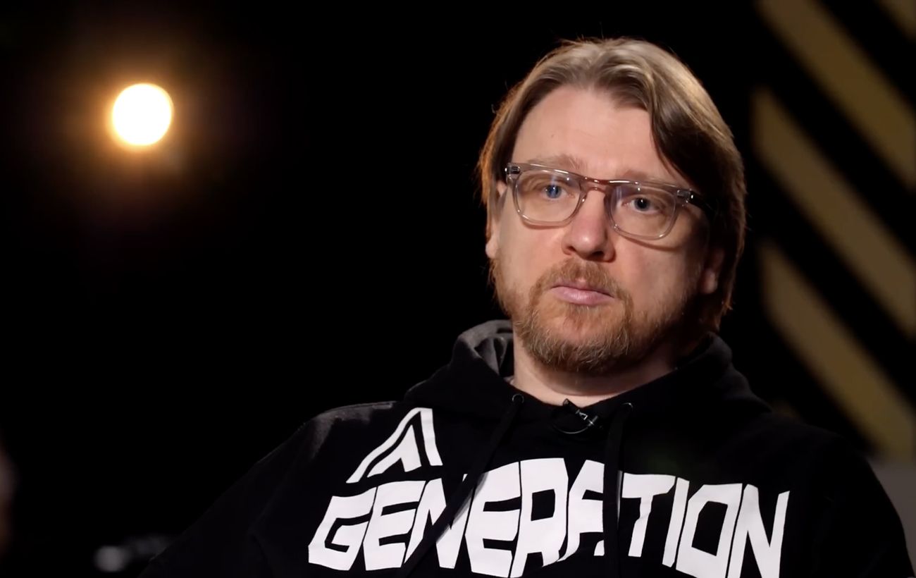 Скандал із бронюванням: політтехнолог Петров звільнився з військового меморіалу