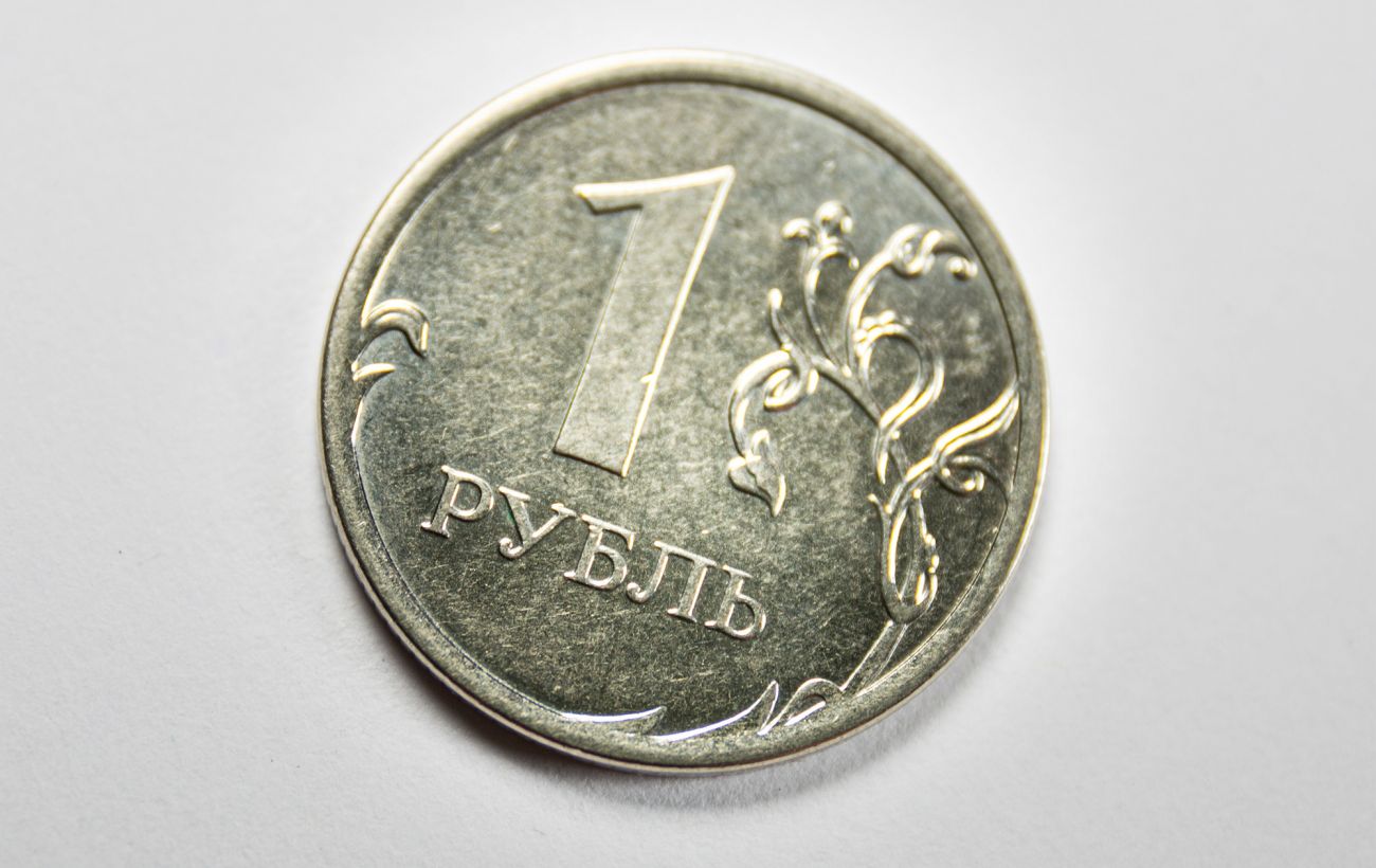 Військовий бюджет РФ "тріщить" на тлі мирних переговорів з Україною та США, - Bloomberg