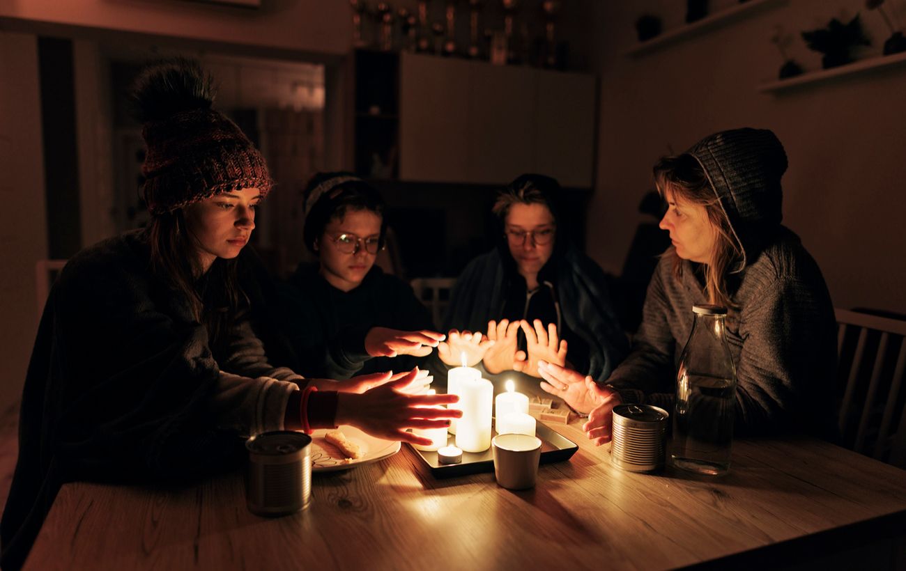 Світло вимикатимуть усім: "Укренерго" попередило про графіки на 14 лютого