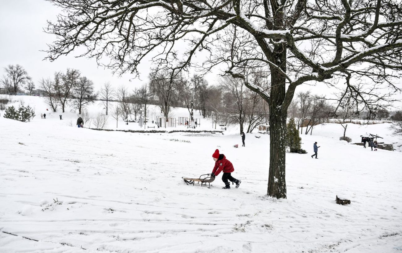 Лишилося дві найхолодніші ночі: яка погода буде в Україні на вихідних і що з опадами
