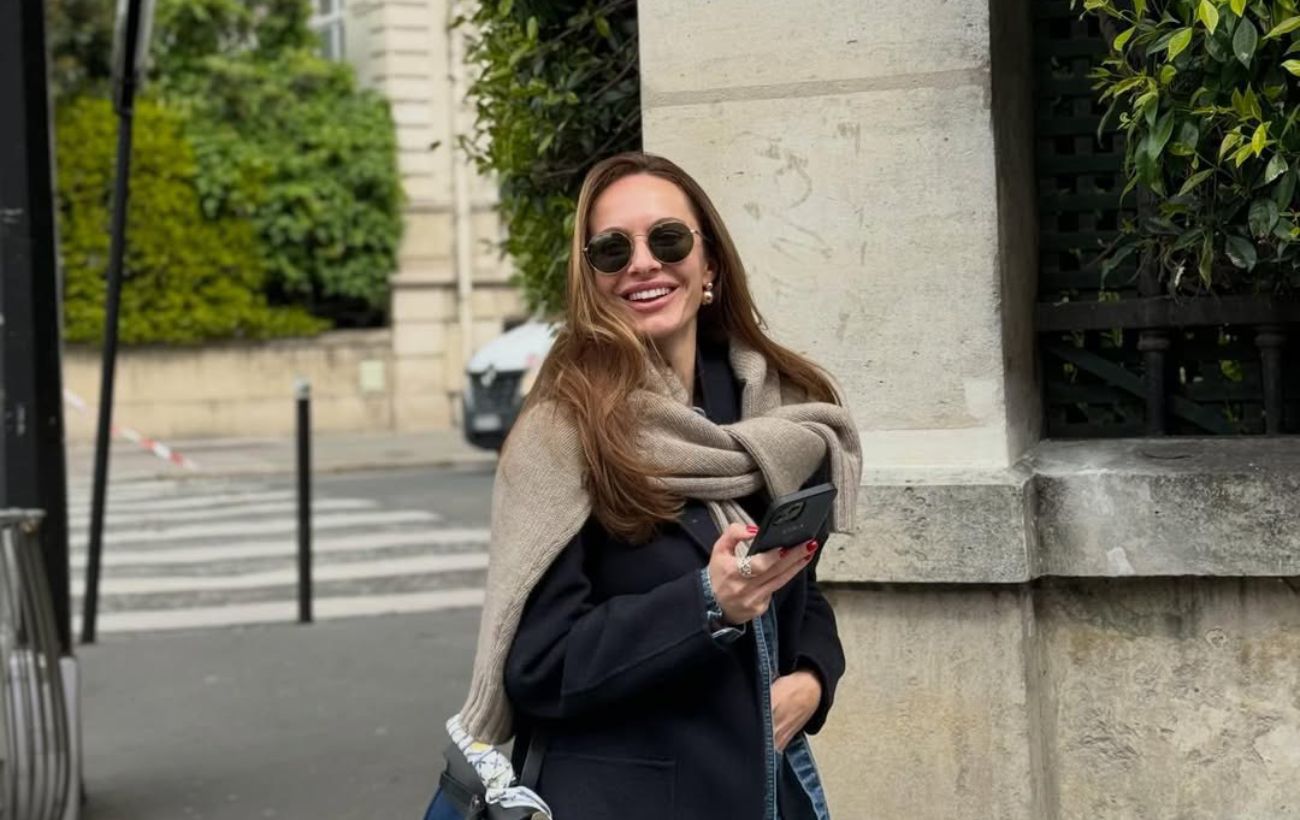 Горняк показала багатошаровий "лук" із пальтом і светром: повторіть цей тренд