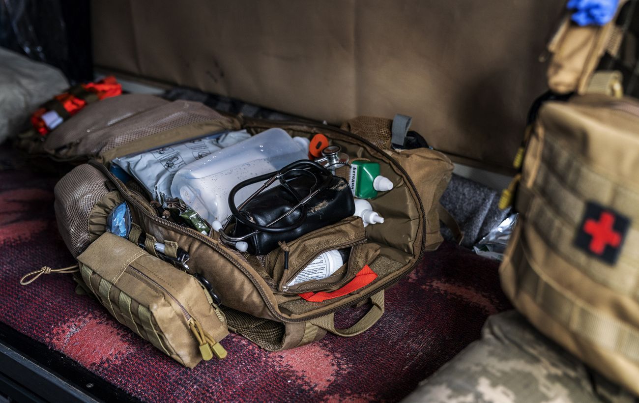 Не лише турнікет: 7 речей, які мають бути у "бойовій" аптечці кожного цивільного