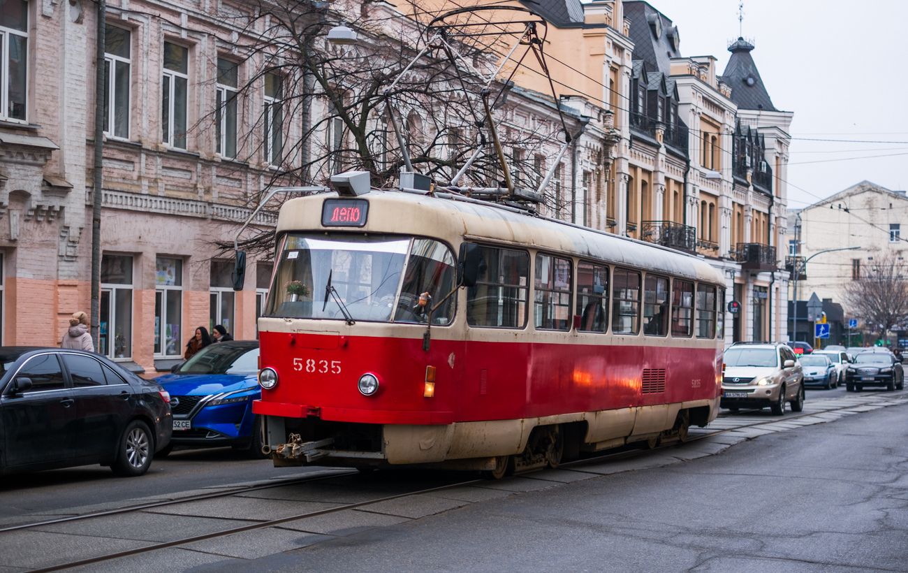 На лівому березі Києва повертають на лінії трамваї та тролейбуси: список маршрутів