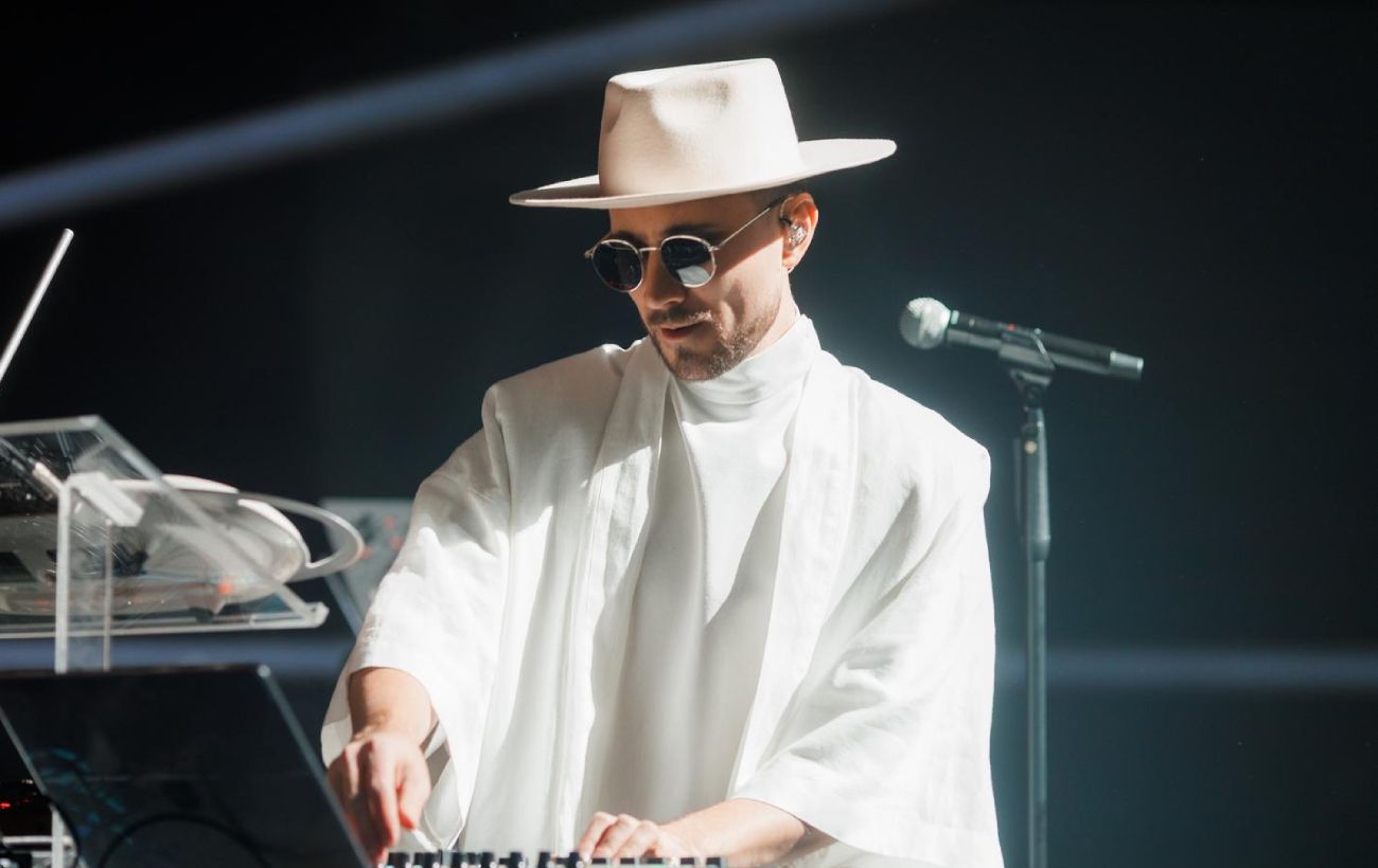 Білий в "чорному" техносвіті. ODYSSAY намолив солд-аут у Києві і розкрив секрет білого образу