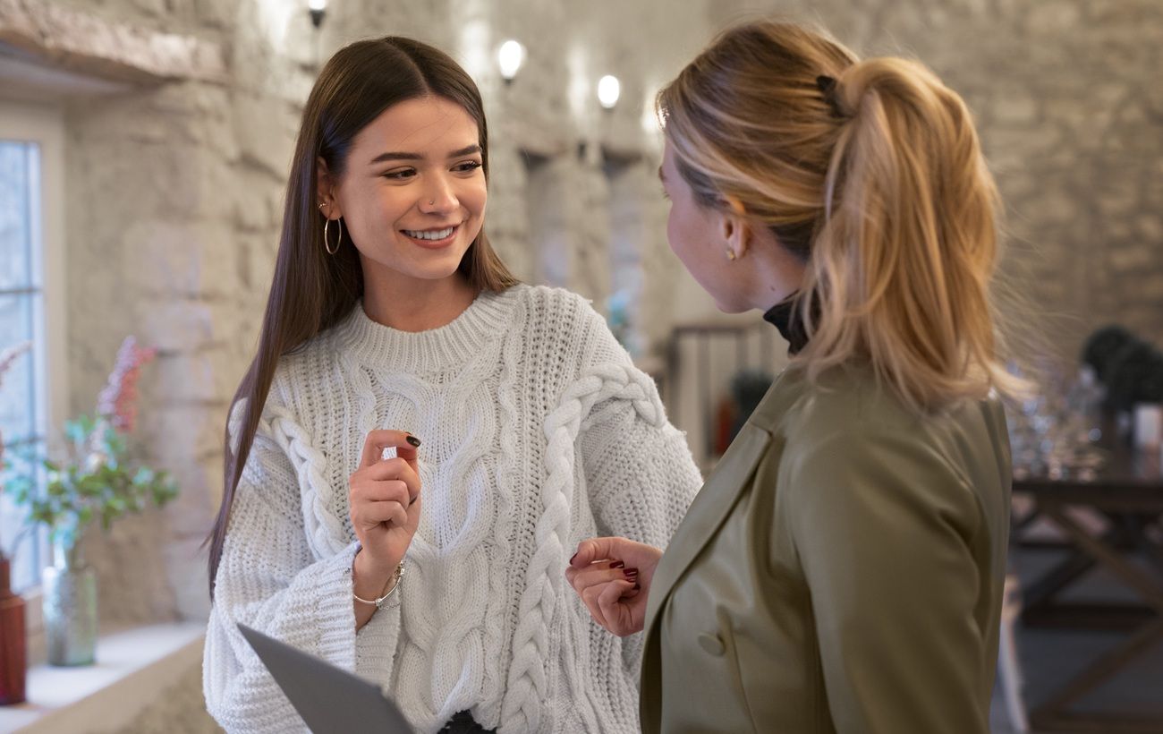 Важлива зустріч змінить життя 4 знаків Зодіаку: кому доля готує сюрприз