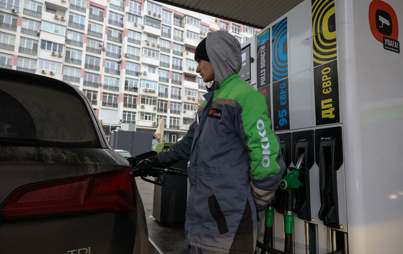 Ціни на АЗС злетіли: бензин уже під 85 грн, скільки коштує заправити авто