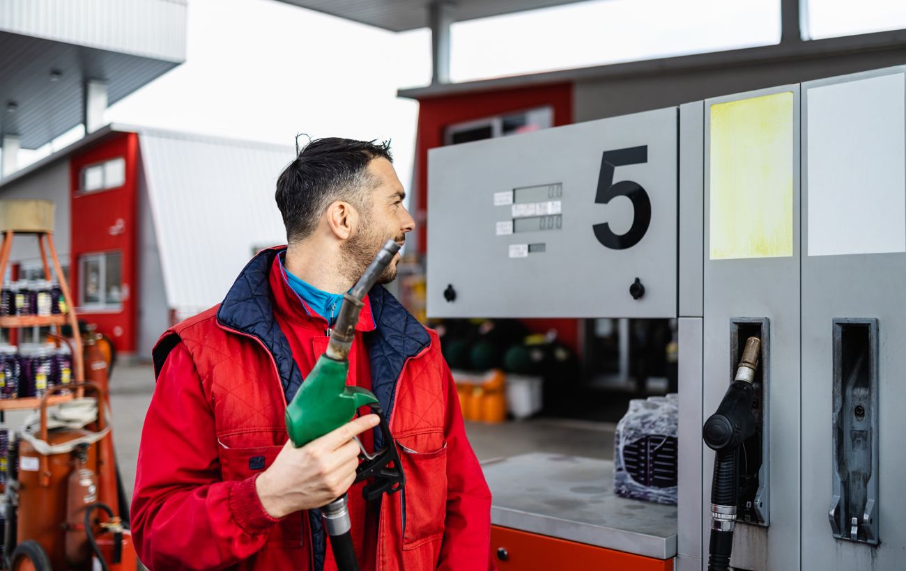 Скільки українців вже подало заявки на кешбек за пальне: в Кабміні назвали цифру