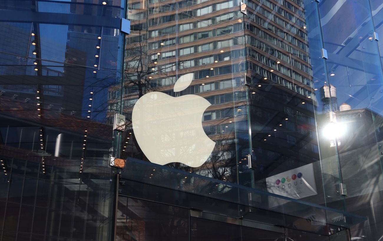 Apple звинуватили у крадіжці відео з YouTube: що відомо про скандал і хто подав позов