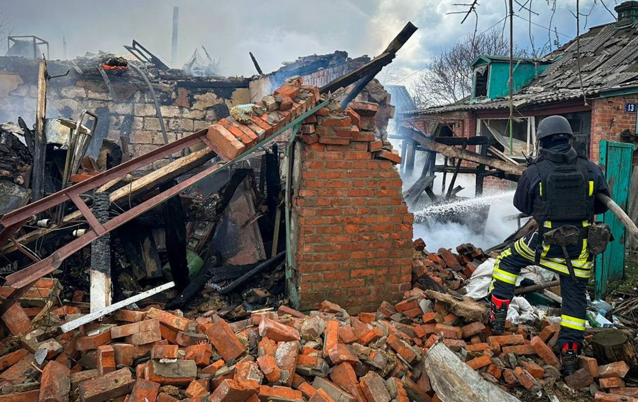 Росія вдарила РСЗВ по Харківщині: п'ятеро поранених, серед них діти (фото)