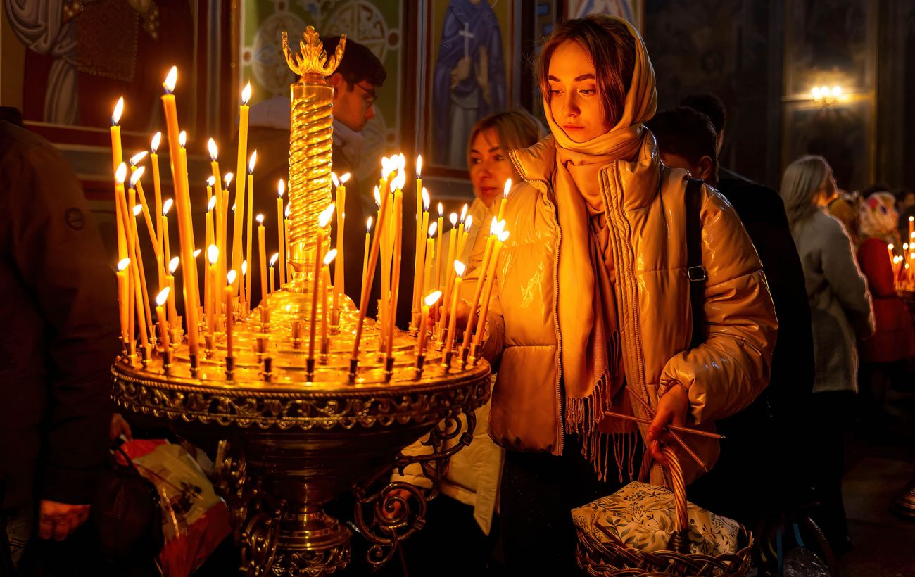 Проводи 2026: як правильно молитися за померлих та що нести до церкви на панахиду