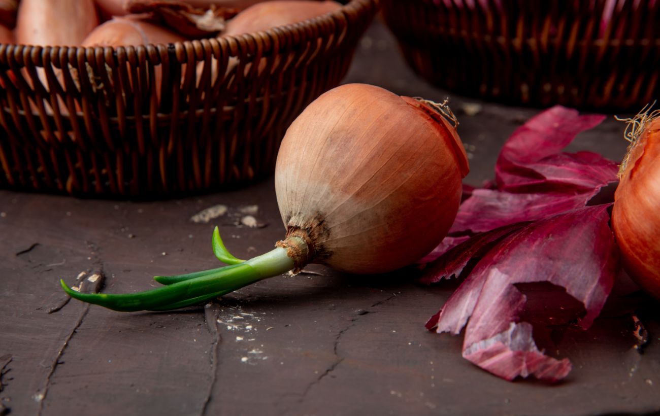 Проросла цибуля може нашкодити: ось яку категорично не можна їсти