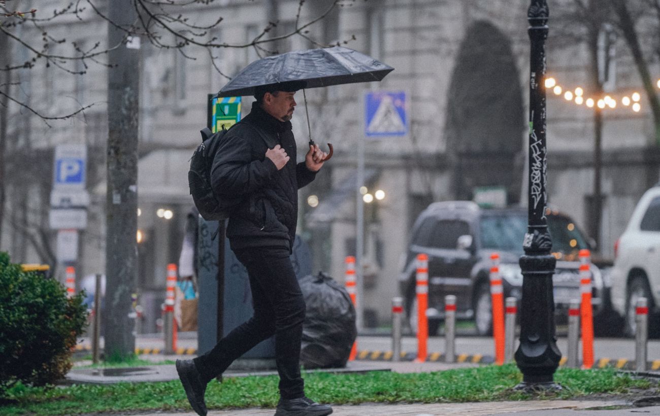 Дощі поллють лише в одній частині України: прогноз погоди на сьогодні