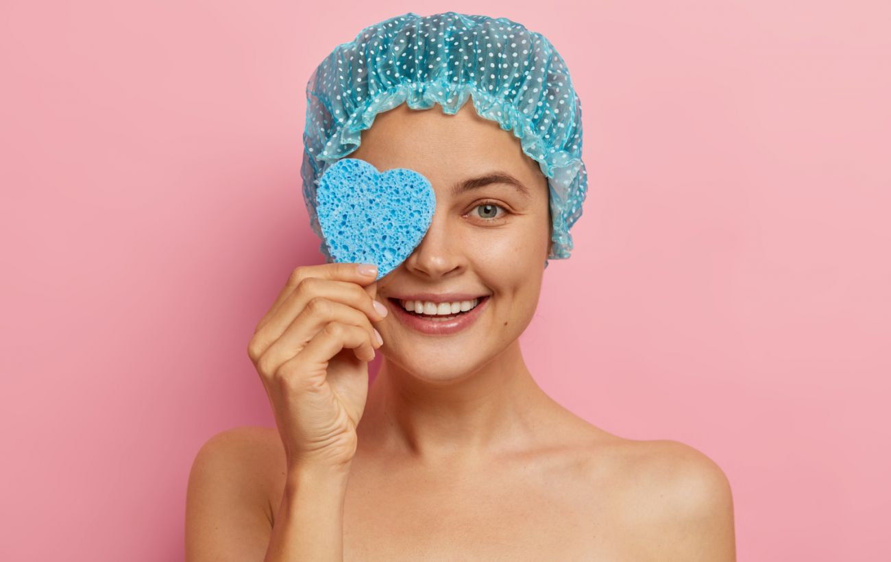 Волосся виглядатиме краще: кому потрібно користуватись шапочкою для душу