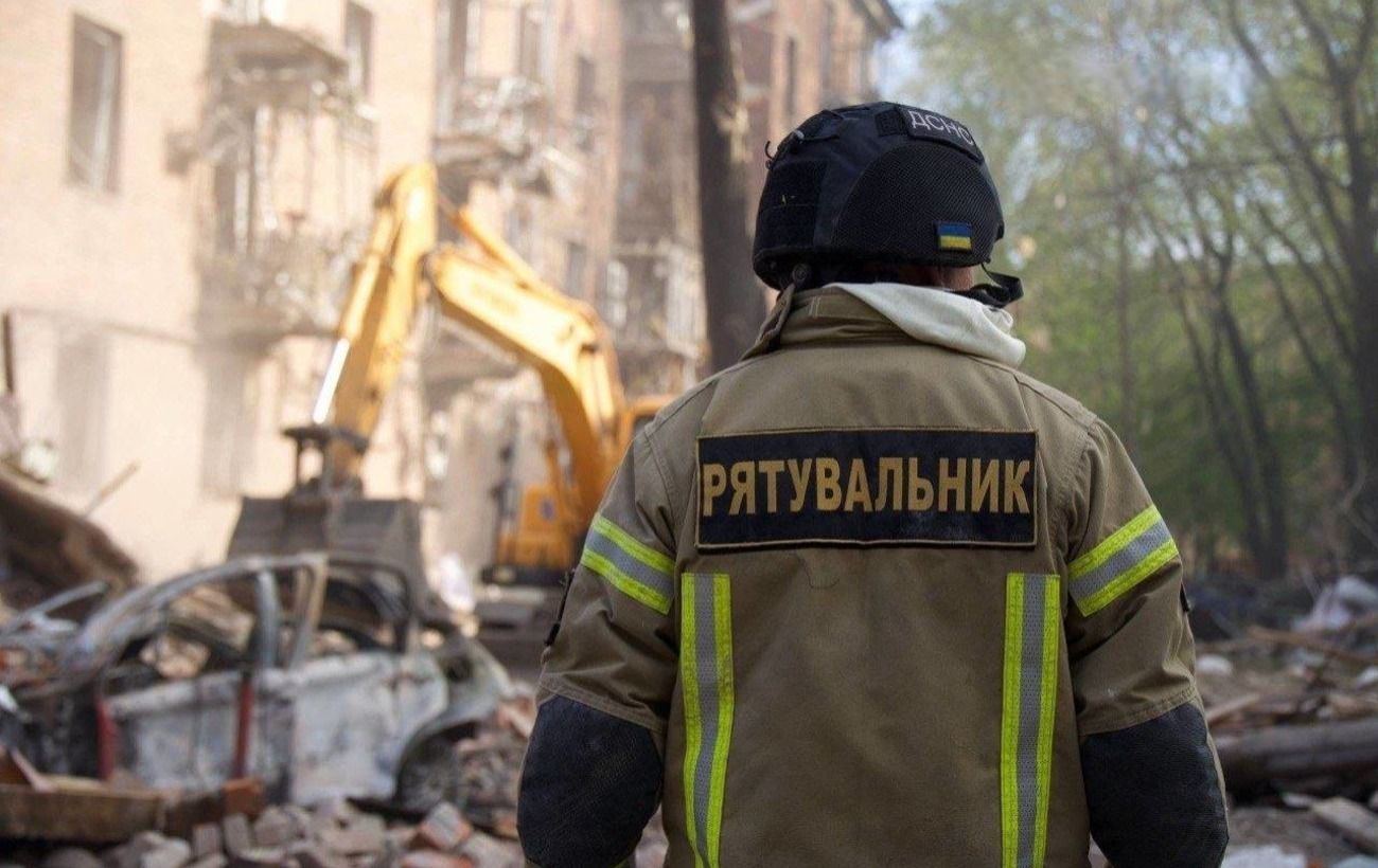 Росіяни повторно вдарили по Дніпру, є загиблий та поранені