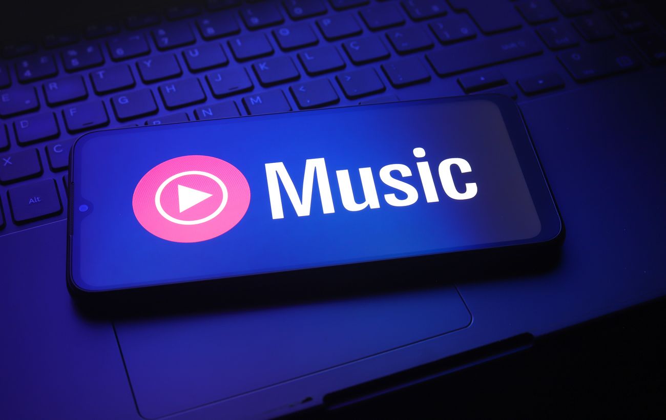 9 лайфхаків для YouTube Music: від ШІ-плейлистів до прослуховування без реклами