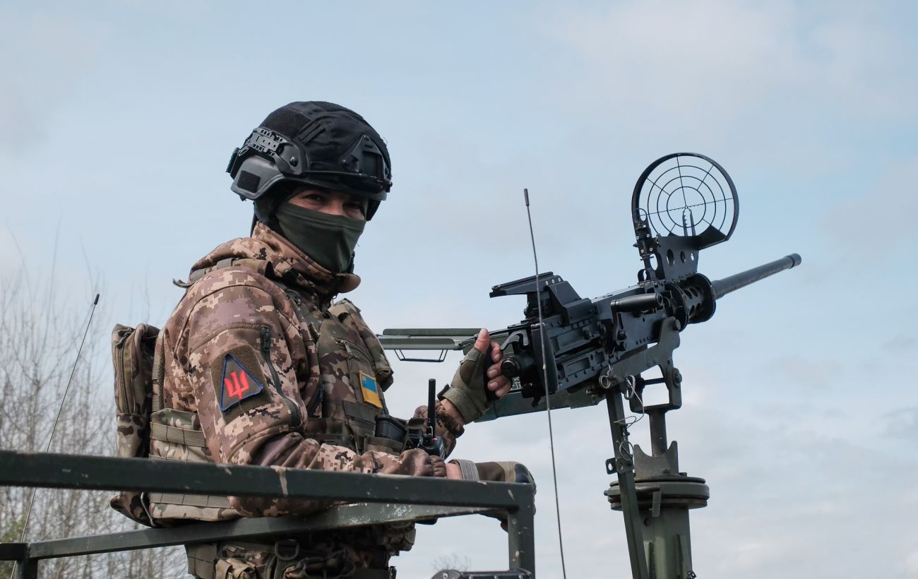 Летіли дрони та балістика, майже 20 прильотів: як ППО відпрацювала по цілях РФ