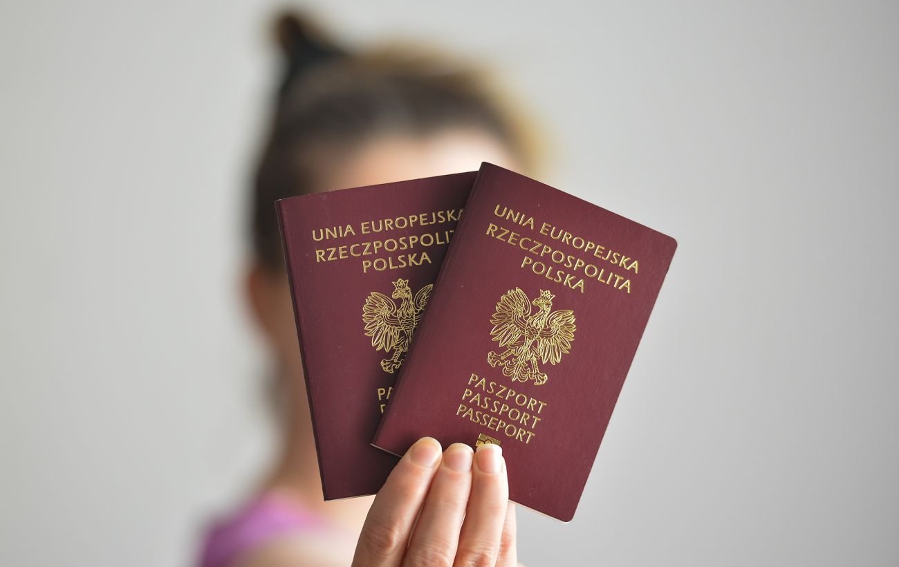 Тест на лояльність та 8 років проживання: Польща змінює правила отримання громадянства