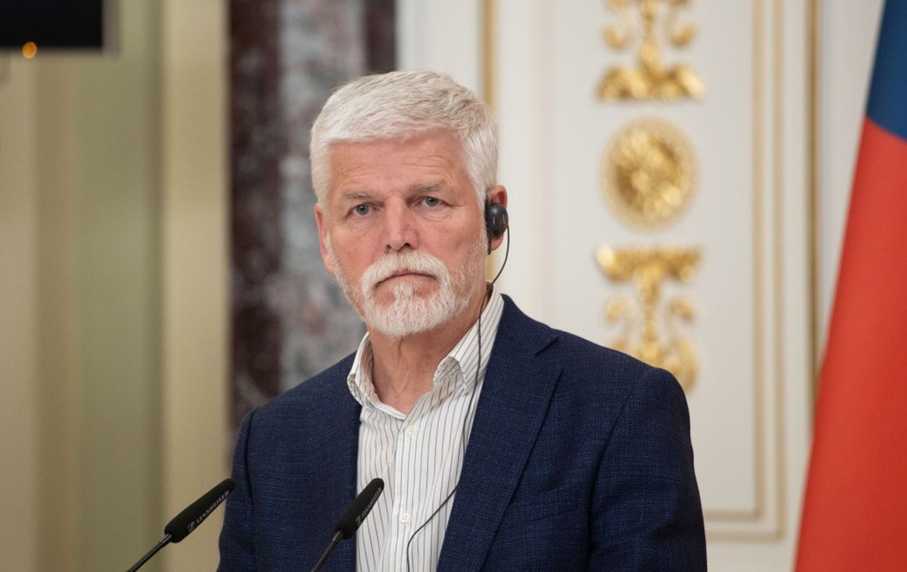 Президент Чехії закликав НАТО "показати зуби" Росії