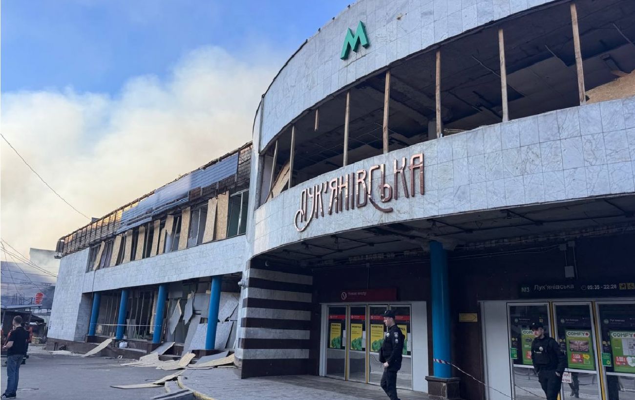 Станція метро "Лук'янівська" відновила роботу, але один із виходів зачинено