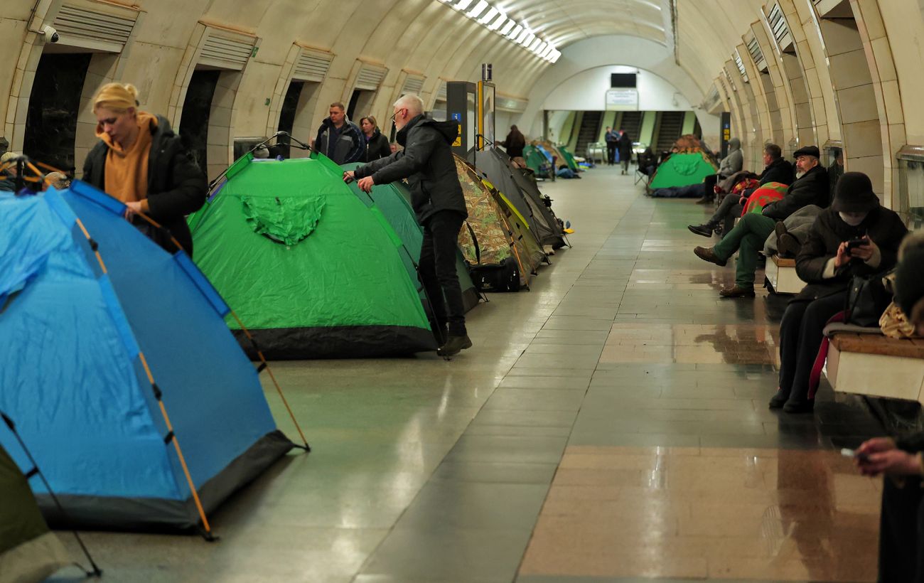У Києві розгорівся скандал через намети в метро під час тривог: що відомо