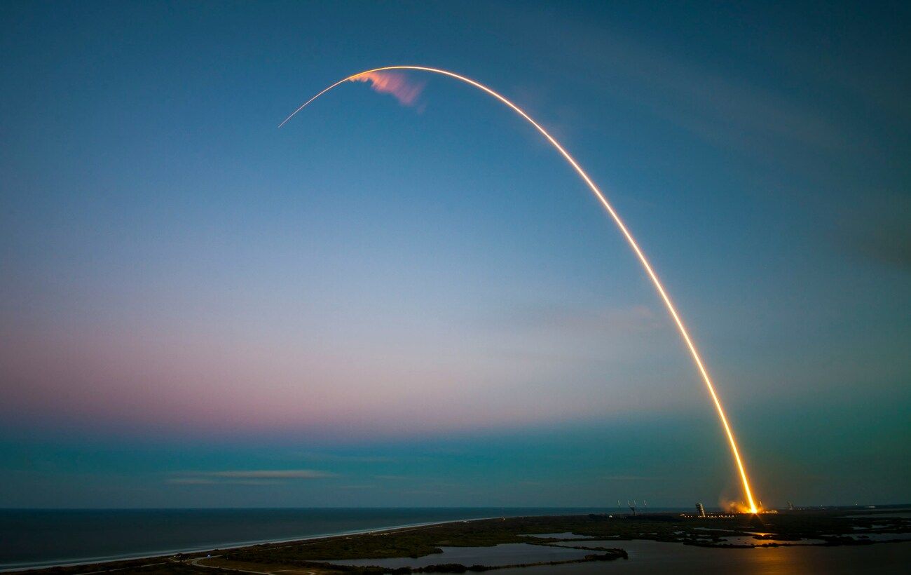 SpaceX хоче будувати фабрики на орбіті Землі: що відомо про новий космічний апарат Starfall