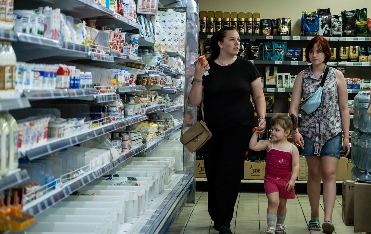 У Криму почався дефіцит продуктів: полиці з цукром і гречкою порожніють