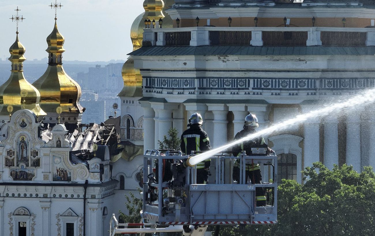 Момент удару Росії по Києво-Печерській лаврі потрапив на відео