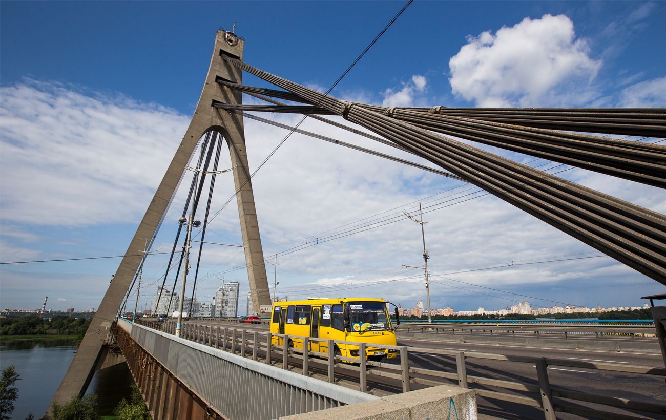 Північний міст у Києві частково закривають: як і коли можна проїхати (схема)