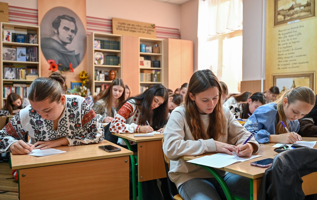 МОН встановило терміни навчання для шкіл у 2026-2027 роках: ключові дати та що з канікулами