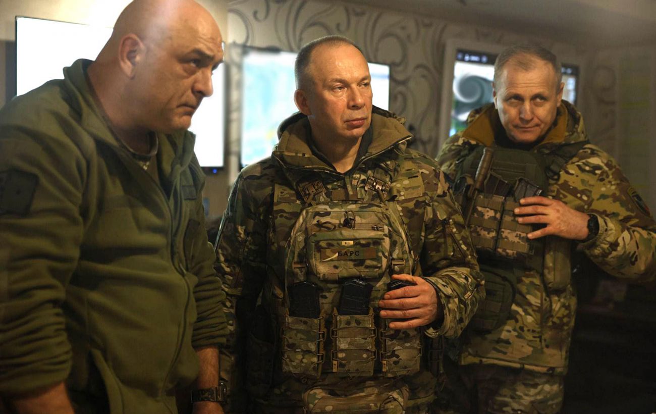 Вчать за кордоном, критикують удома: парадокс ставлення до українських генералів