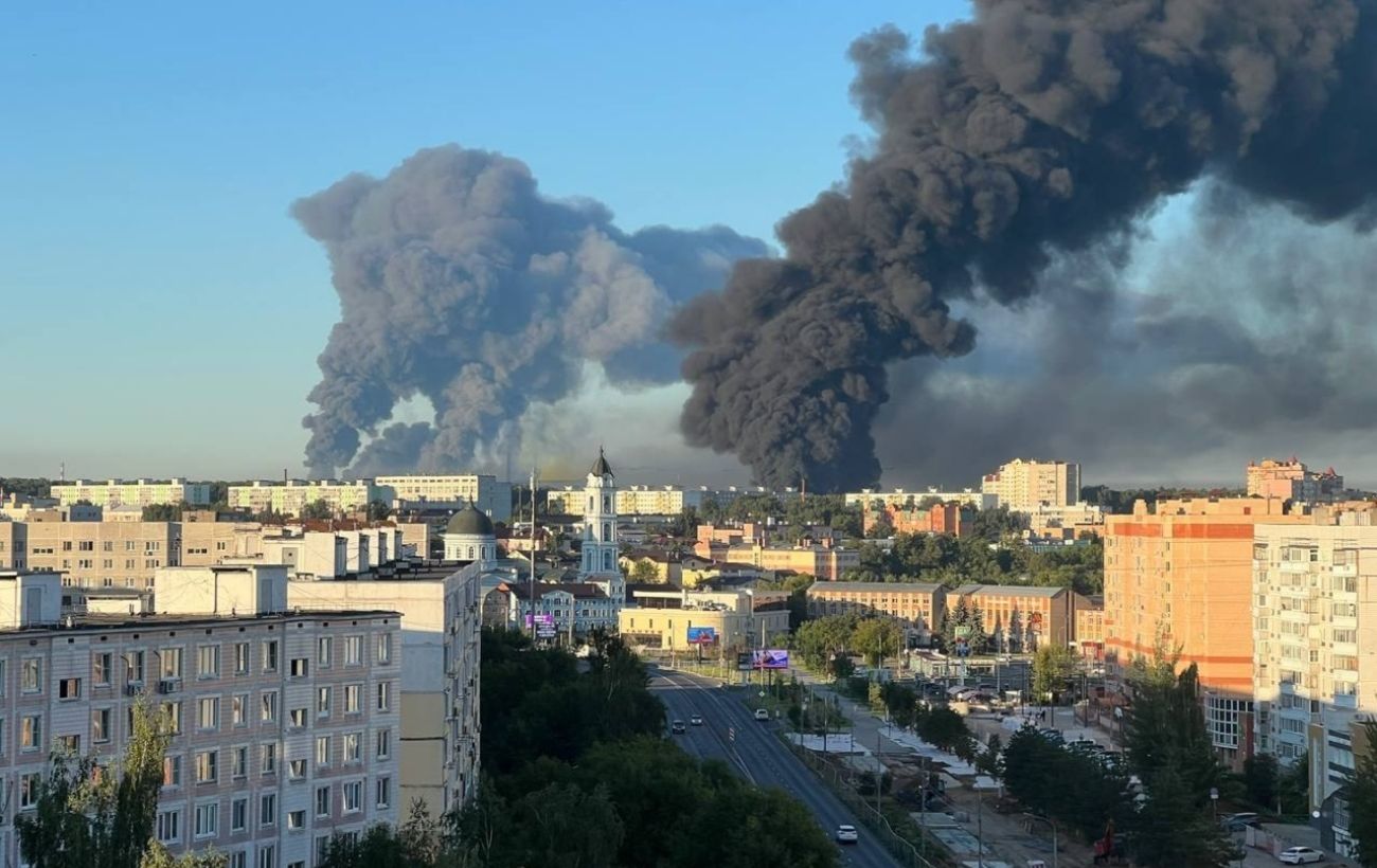 У Московській області сильні пожежі після атаки по складах та нафтобазі