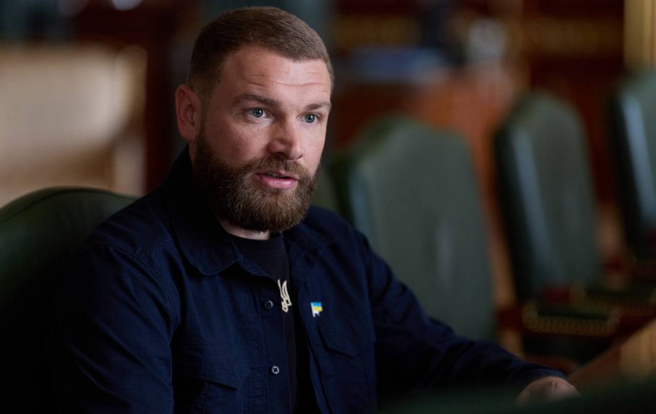 Зеленський зустрівся з героєм "Азовсталі" щодо ветеранської політики