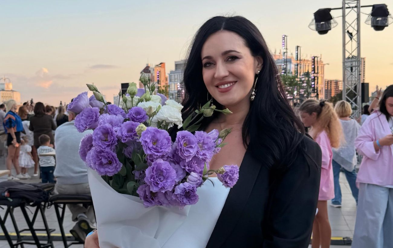 Стильний casual для майбутніх мам: Вітвіцька показала незвичний "лук" з кросівками